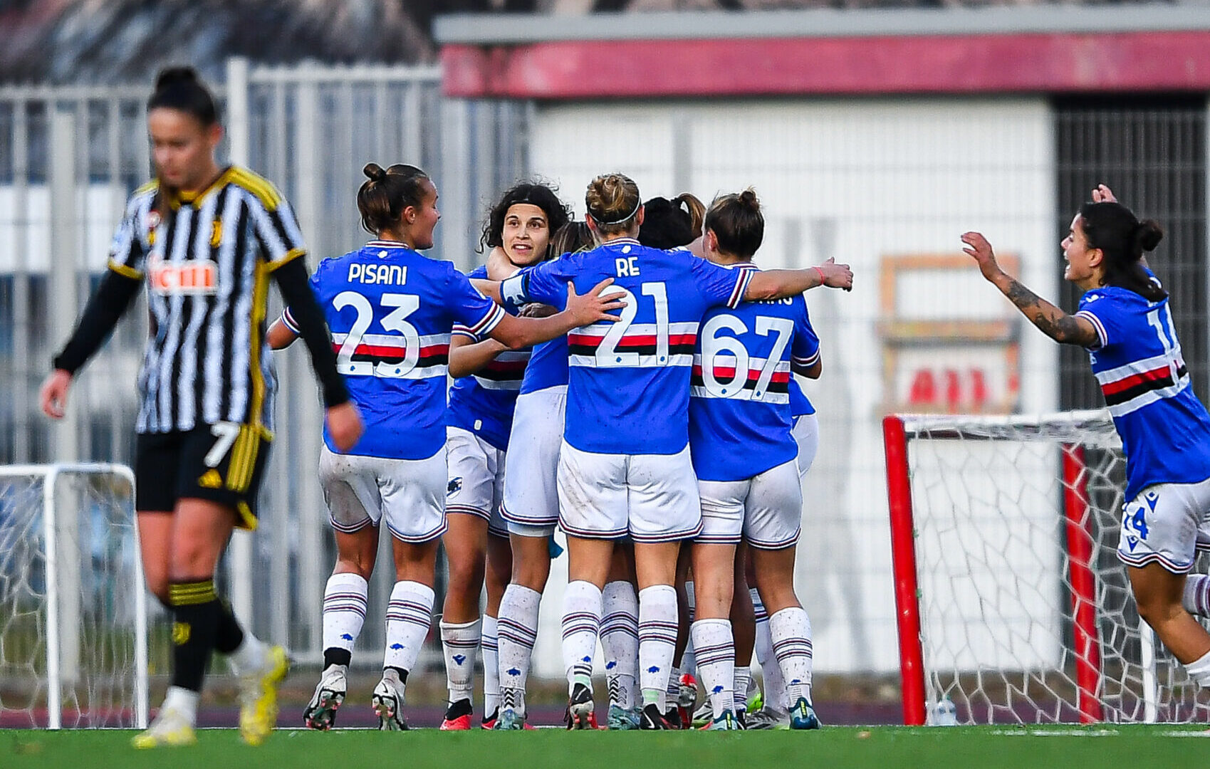 Impresa Samp Women Allo Sciorba Stadium Bragonzi Piega La Juve U C